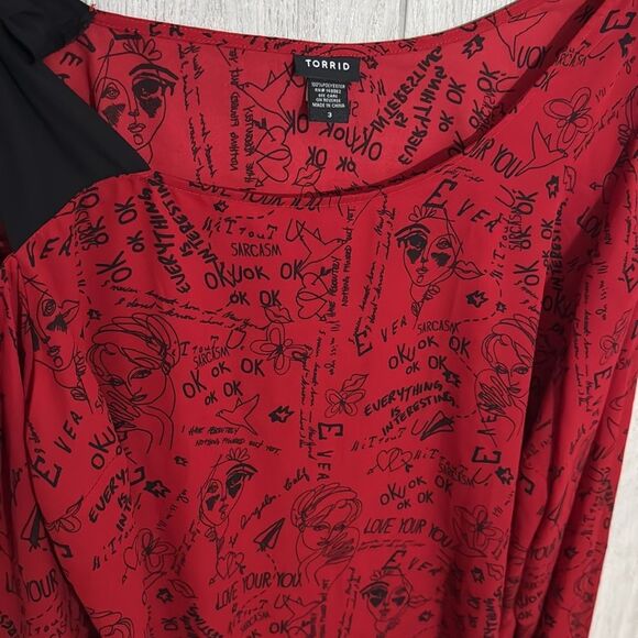 Torrid Graphic cold shoulder top - Picture 5 of 7